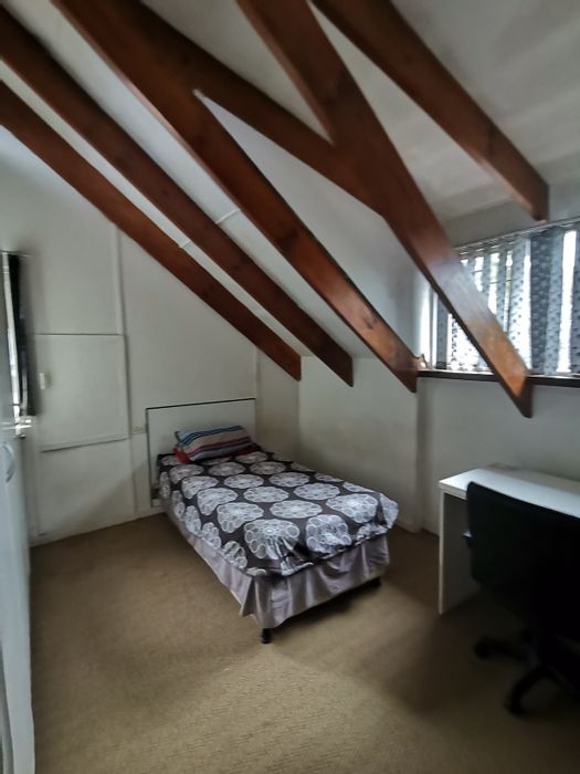 Westridge House To Rent: Shared amenities, private room, utilities included.