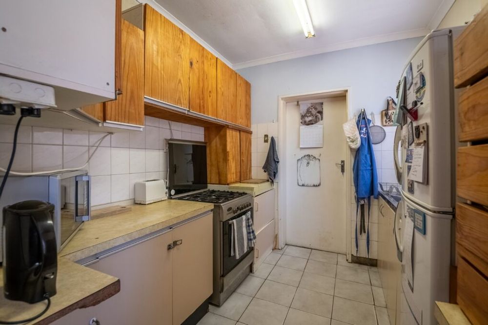 kitchen going into dbl gargae