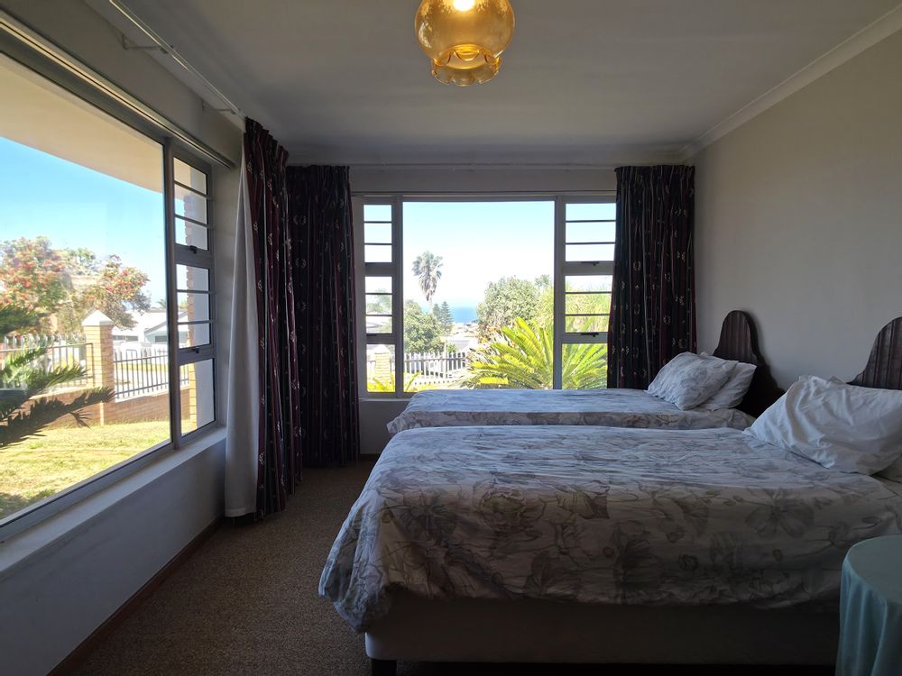 Guest room downstairs