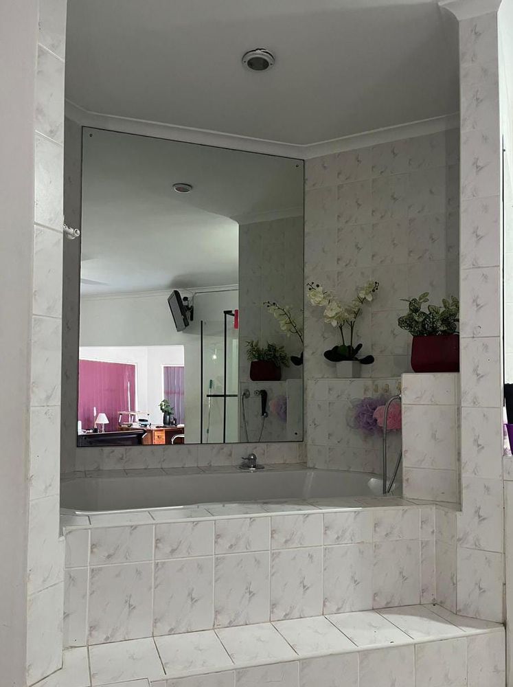 Main Bedroom En-Suite