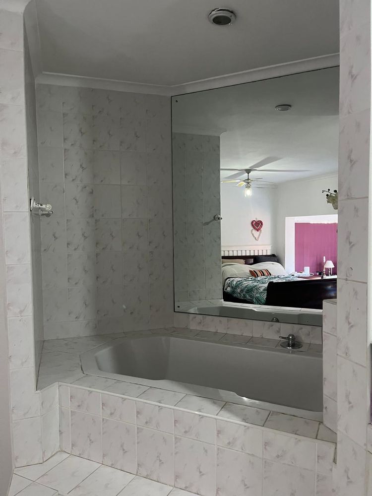 Main Bedroom En-Suite