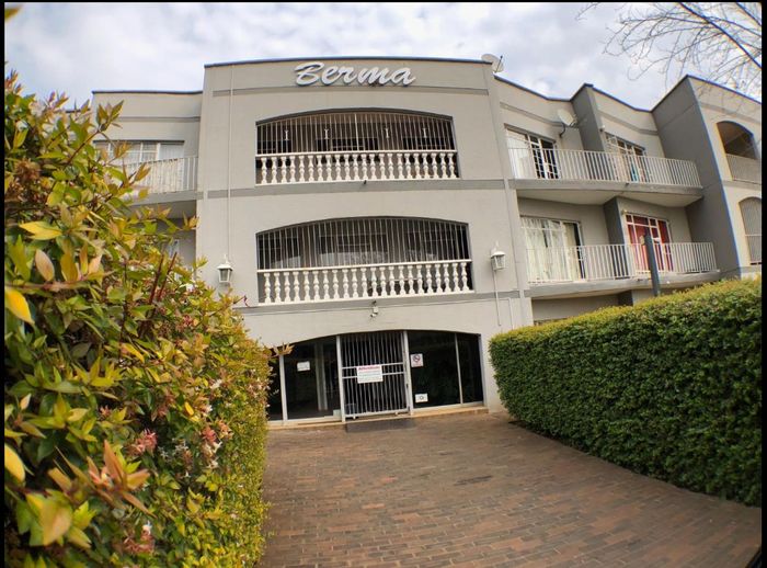 For Sale: Baillie Park Apartment with 2 Bedrooms, Secure Complex, Investment Potential.