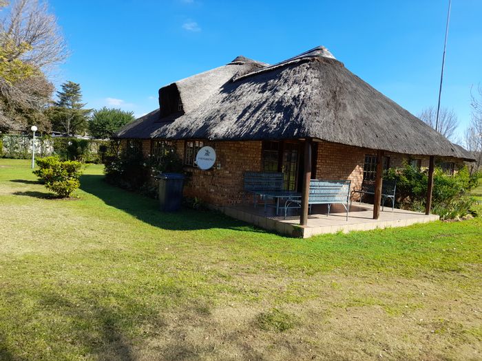 Lochvaal Townhouse To Rent: 3 Bedrooms, Pool Access, River Views, No Pets.