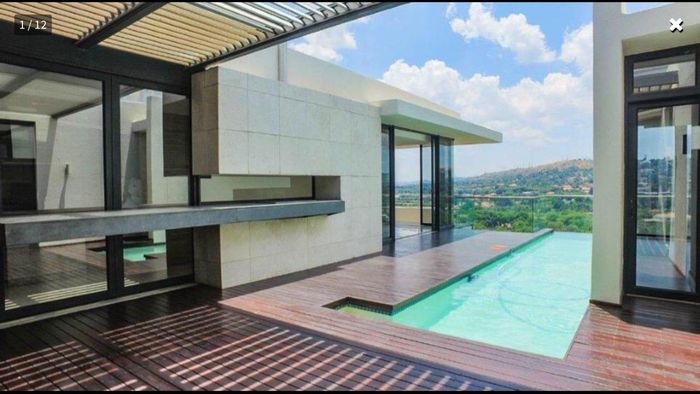 Penthouse To Rent in Bedfordview Central: 3 Bedrooms, panoramic views, prime location.