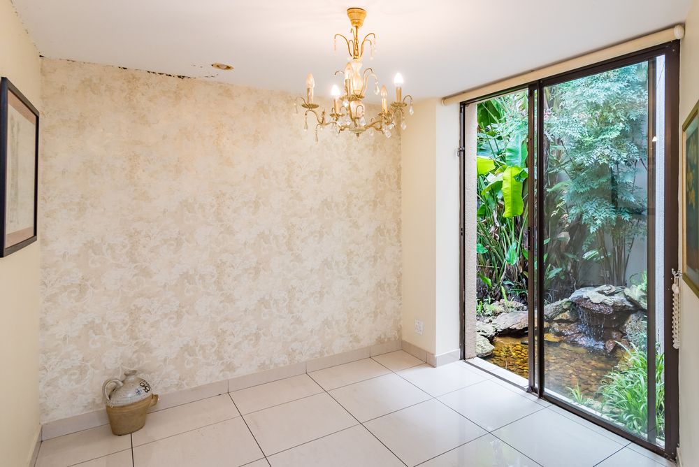 Kitchen Breakfast Nook