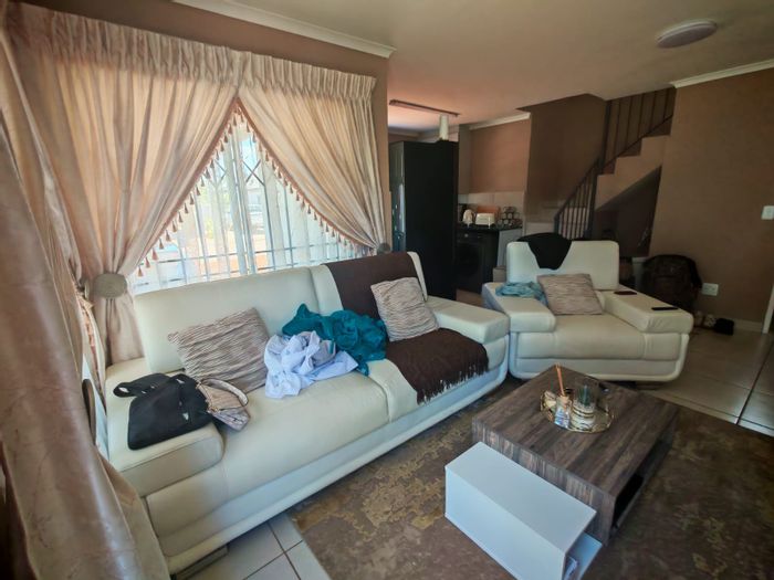 Eldorette Townhouse To Rent: 3 bedrooms, security estate, open-plan living, guest toilet.