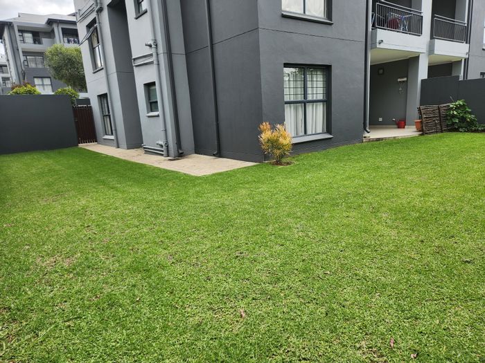 For Sale: 3-Bedroom Apartment in Greenstone Hill with Garden and Covered Parking.