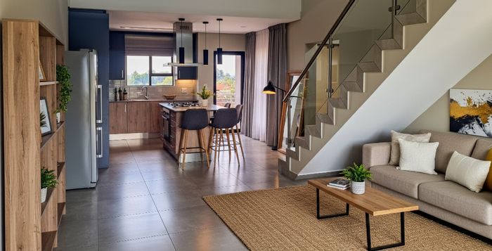 For Sale: Apartment in Die Hoewes with pool, clubhouse, and security features.