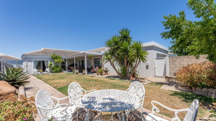 For Sale: Sunningdale House with 3 beds, braai room, patio, and double garage.