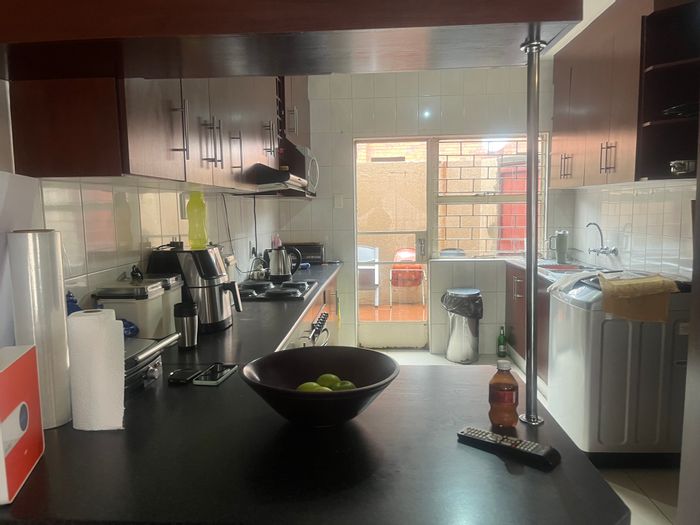 Eden Park Townhouse For Sale: 3 bedrooms, pet-friendly, secure with covered parking.