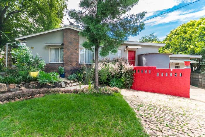 Valhalla House For Sale: 4 beds, pool, granny flat, solar power, double garage.