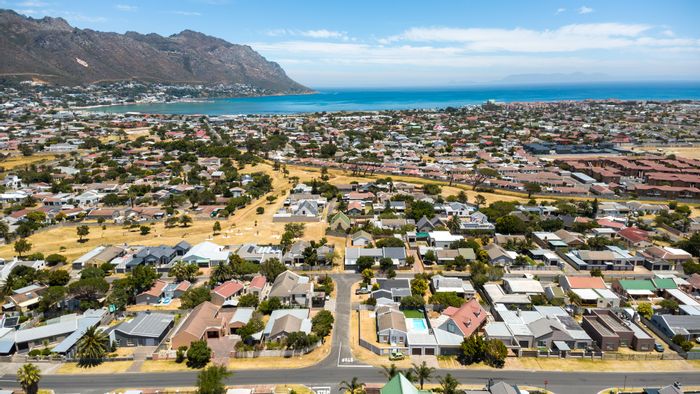 Anchorage Park House For Sale: 3 Bedrooms, Private Entrance, Corner Plot Potential.