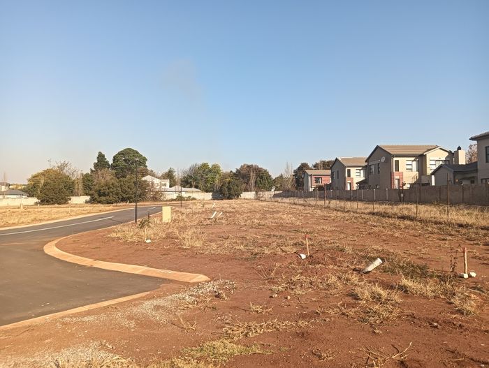 Vacant Land Residential for Sale in Raslouw - Secure estate, 700 m² stand.