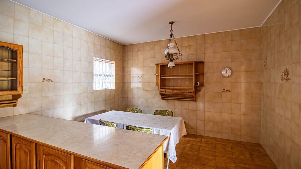Breakfast area in kitchen