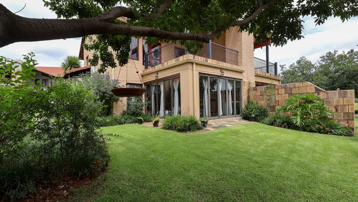 For Sale: Townhouse in The Coves with private jetty, clubhouse, and garden.