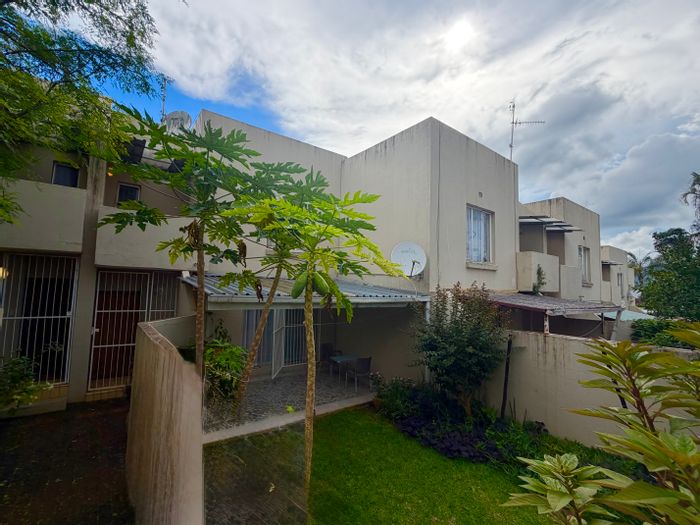 Townhouse For Sale in Louis Trichardt Central: 3 beds, garden, garage, secure complex.