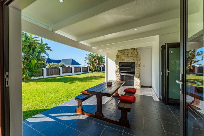 House to Rent in St Francis Links: 4 beds, study nook, garage, garden, loft.