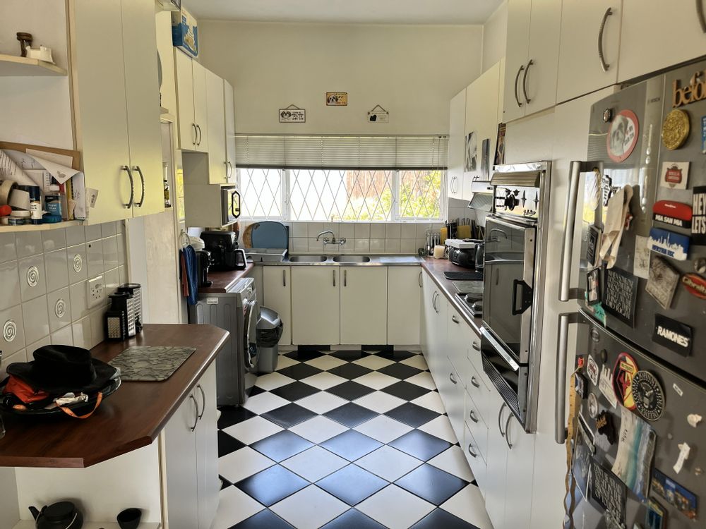 KITCHEN PLUMBED FOR WASHING MACHINE
