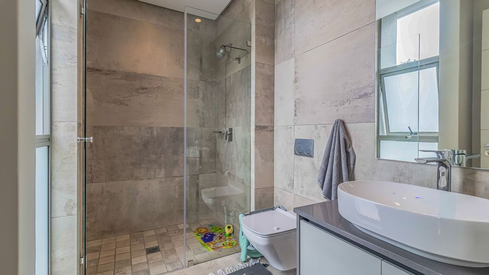 2nd bedroom en suite