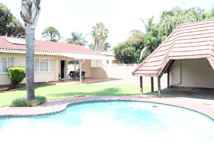 For Sale: 3-Bedroom House in Randhart with Pool, Lapa, and Security Features.