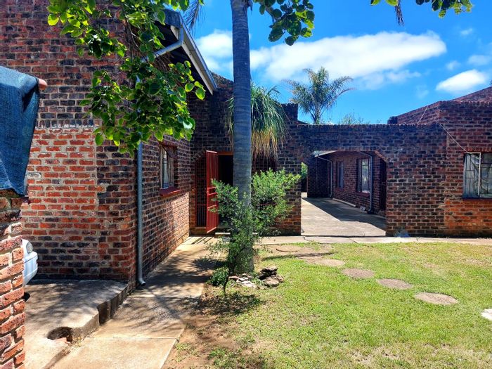 Versatile house in Swartruggens Central for sale, ideal for investment or family living.