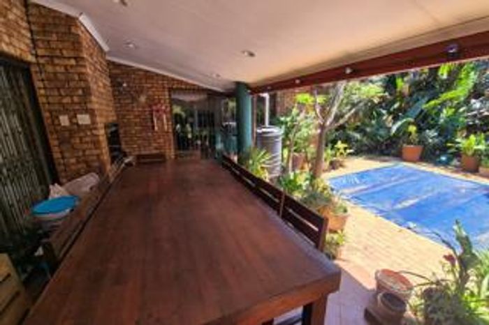 For Sale: House in Montana Park with pool, patio, and double garage.