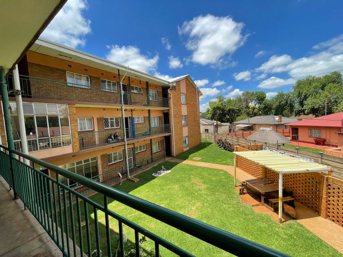 For Sale: Apartment in Vanderbijlpark Cw 1 with 2 bedrooms, parking, and storage.