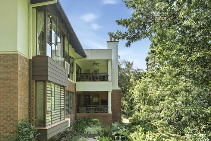 3-Bedroom Flat For Sale in Selborne Golf Estate with golf access and wildlife views.