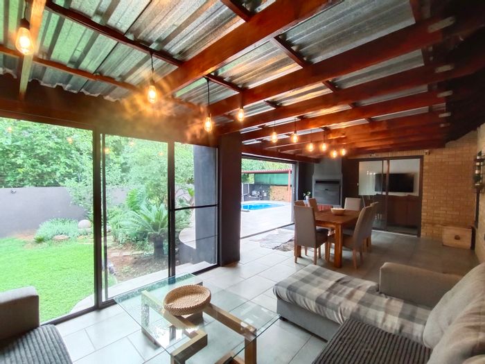 For Sale: Spacious Clubview house with pool, garage, and secure parking.