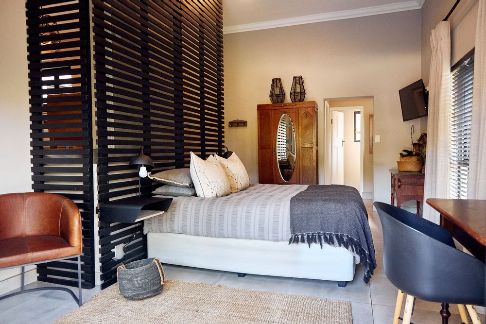 Another view of the guest suite