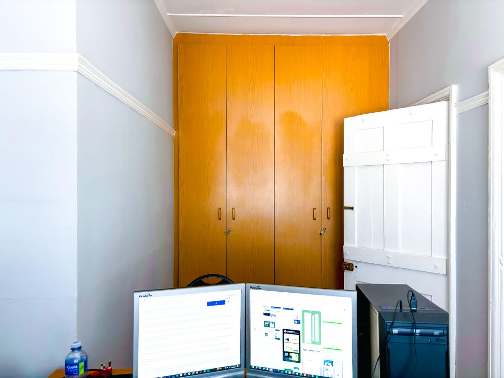 Smaller room with storage/ Bedroom 5