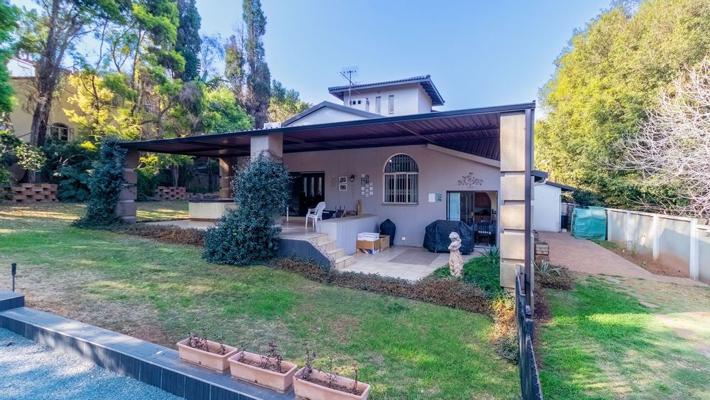 Large entertainers veranda