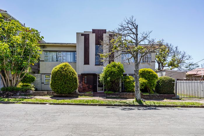 Southernwood Townhouse For Sale: 3 bedrooms, 2 baths, garage, near amenities.