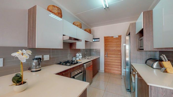 For Sale: Glen Marais Apartment with 3 Bedrooms, Open-Plan Kitchen, Secure Parking.