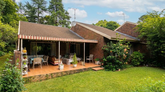 3-Bedroom Townhouse in Hilton Central For Sale with Garden and Double Garage.