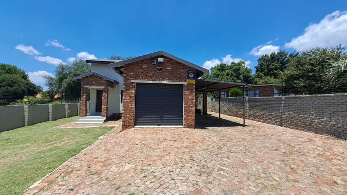 For Sale: Rensburg House with 3 Bedrooms, Garage, Braai Area, and CCTV.