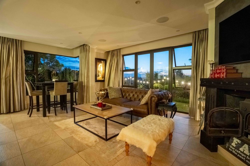 Entertainments Lounge