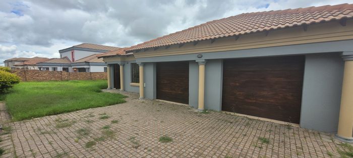 Aerorand House For Sale: 4 Bedrooms, 2 Bathrooms, Automated Garage, Close to Amenities.