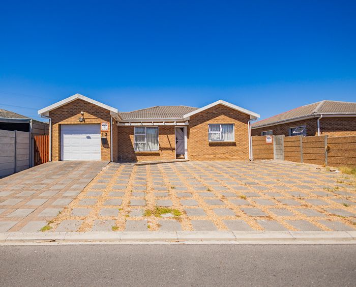 For Sale: House in Annandale with 2 bedrooms, garage, and low maintenance yard.