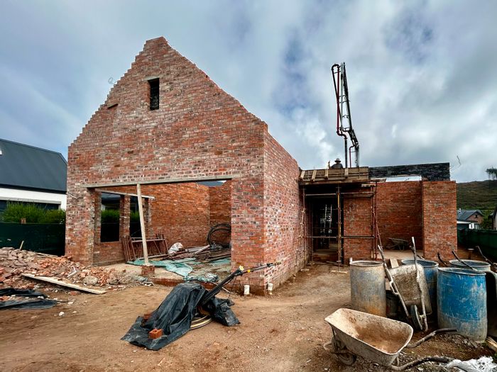 For Sale: House in St Johns Village with 4 bedrooms, outdoor shower, no transfer duty.