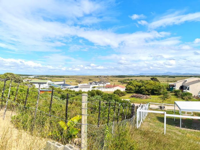 Vacant Land Residential For Sale in Paradise Beach - 700sqm, ideal for seaside retreat.