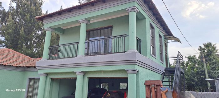 House for Sale in New Payneville: 3 Bedrooms, Studio, Double Garage, Open Plan Living.