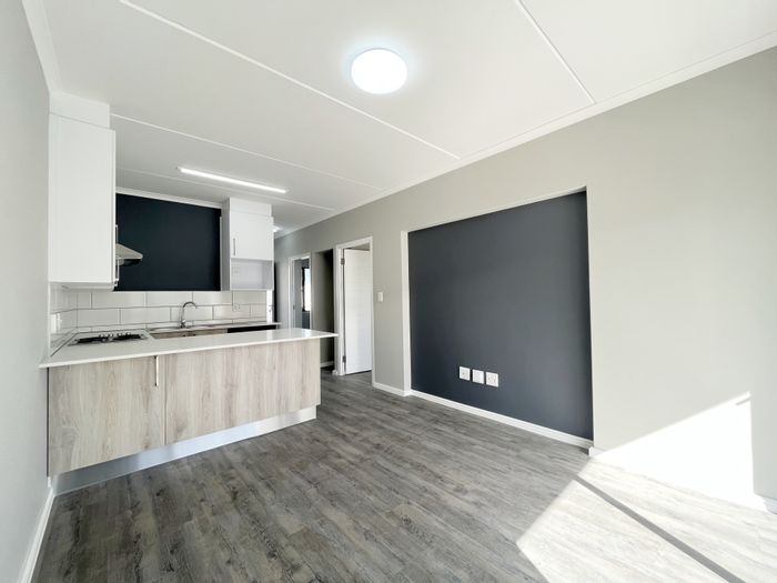 Haasendal Apartment To Rent: 2 beds, pool, clubhouse, balcony, parking included.