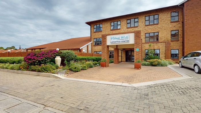 Brentwood Townhouse For Sale: 2-bed, enclosed balcony, community amenities, secure living.