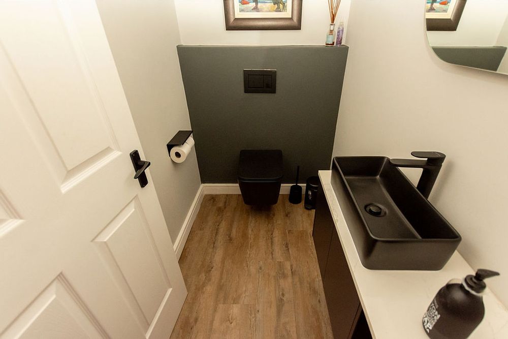 Guest toilet on the 1st floor