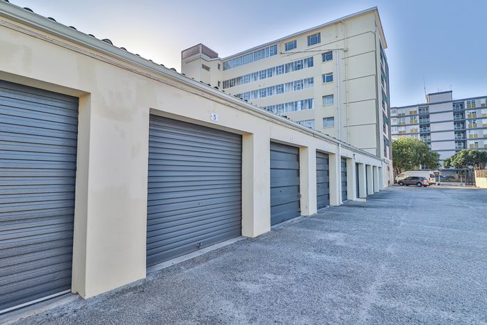 2-Bedroom Apartment For Sale in Gqeberha Central with garage and enclosed balcony.