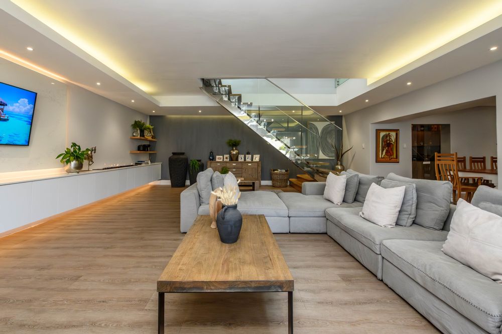 TV Lounge with Gas Fireplace