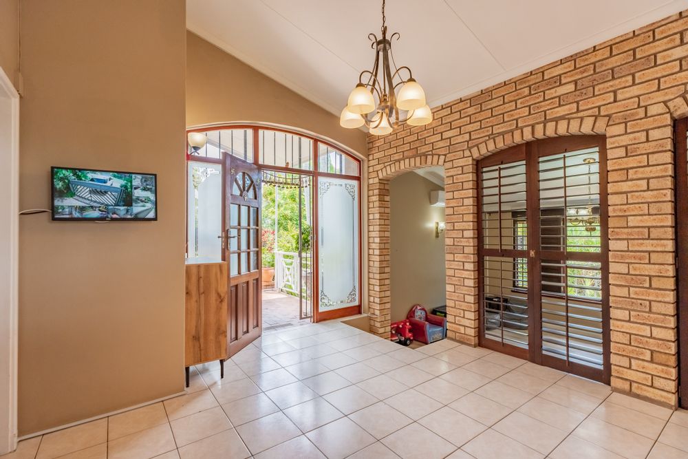 Entrance Hall with entrance to Tv Lounge