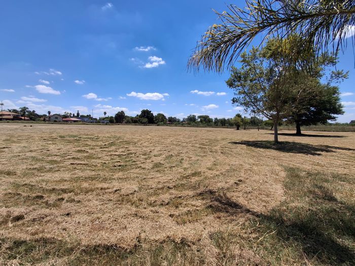 For Sale: House in Theresapark with pool, tennis court, and nursery potential.