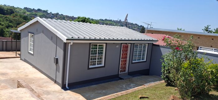 For Sale: House in Bombay Heights with 2 bedrooms, upgraded kitchen, and secure parking.